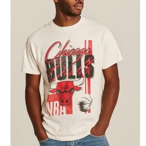 Abercrombie & Fitch NBA Chicago Bulls Graphic Tee